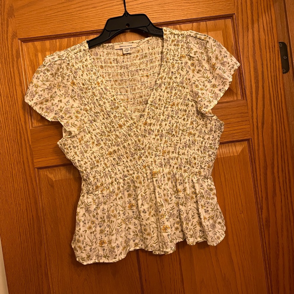 Women’s American Eagle floral blouse
